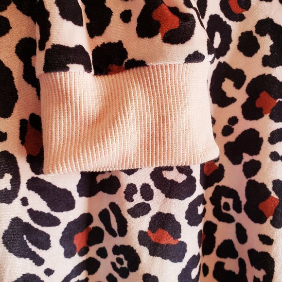 Long Sleeve Leopard Print Short Set - Picture 2 of 5
